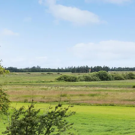 بيت للعطل 3 Bedroom In *